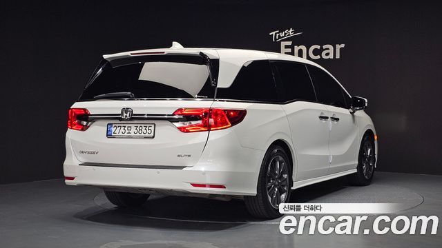 Honda Odyssey 2023 — photo 2