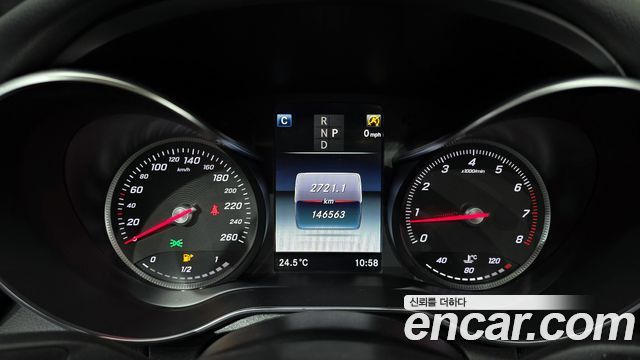 Mercedes-Benz C-Class 2018 — photo 11
