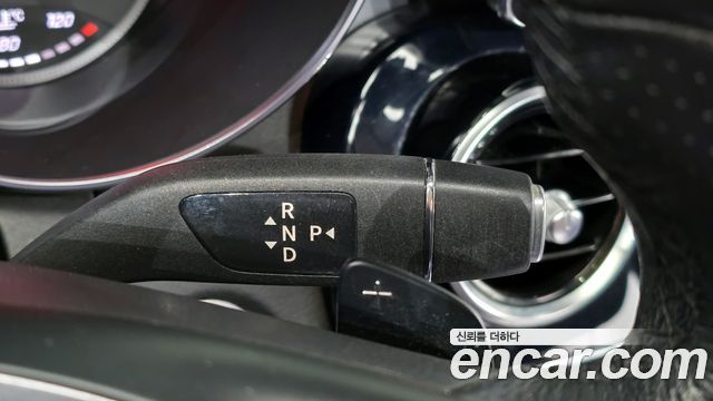 Mercedes-Benz C-Class 2018 — photo 12