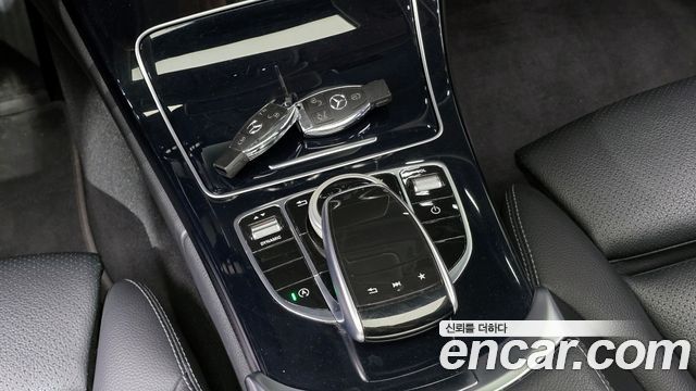 Mercedes-Benz C-Class 2018 — photo 25