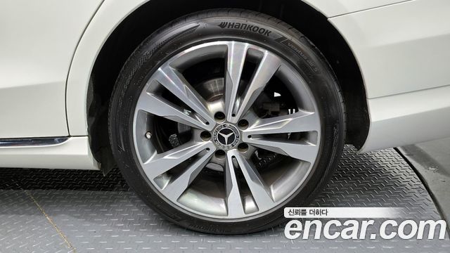 Mercedes-Benz C-Class 2018 — photo 7
