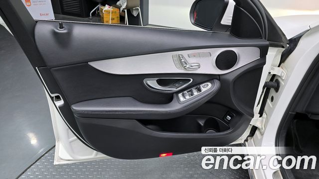 Mercedes-Benz C-Class 2018 — photo 14