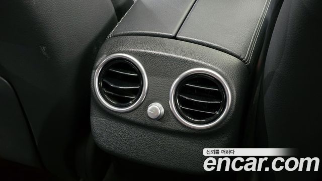 Mercedes-Benz C-Class 2018 — photo 30