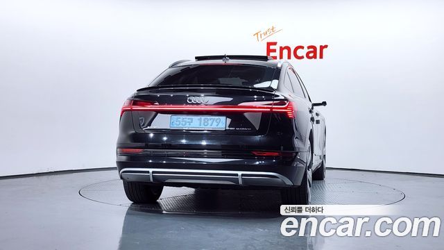 Audi e-tron 2021 — photo 4