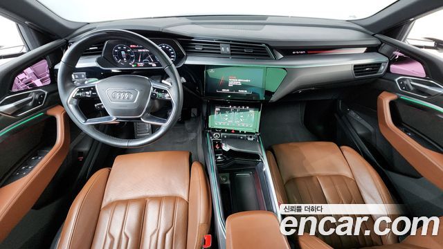 Audi e-tron 2021 — photo 7