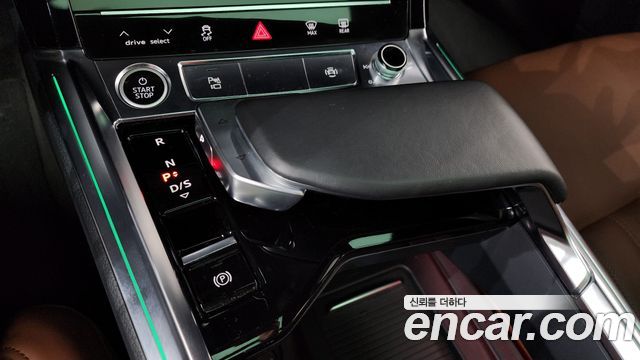 Audi e-tron 2021 — photo 9