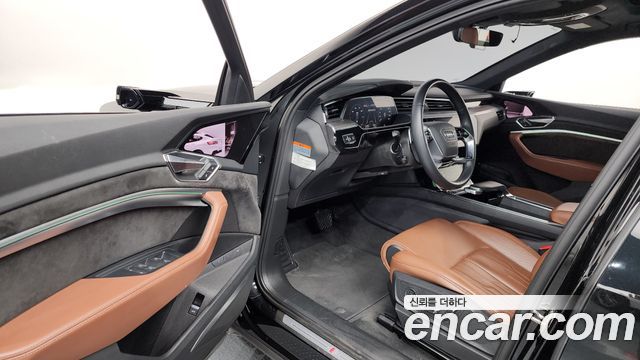 Audi e-tron 2021 — photo 10