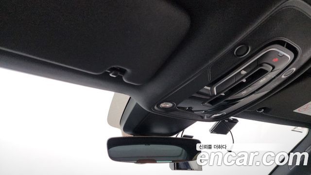 Audi e-tron 2021 — photo 18