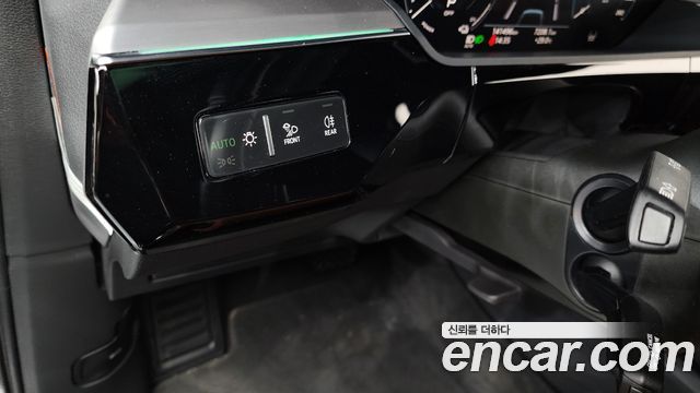 Audi e-tron 2021 — photo 20
