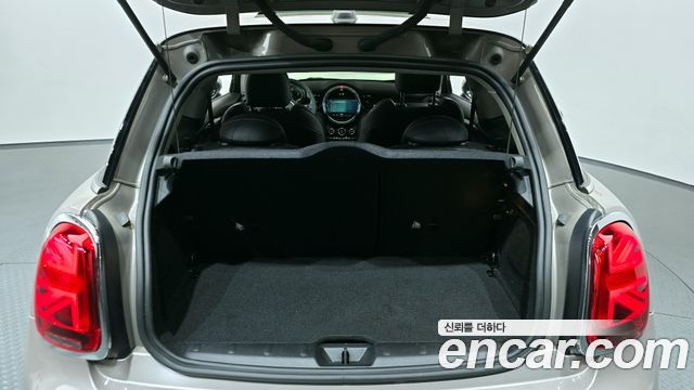 Mini Cooper 2022 — photo 15