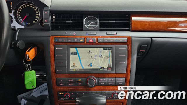 Volkswagen Phaeton 2009 — photo 12