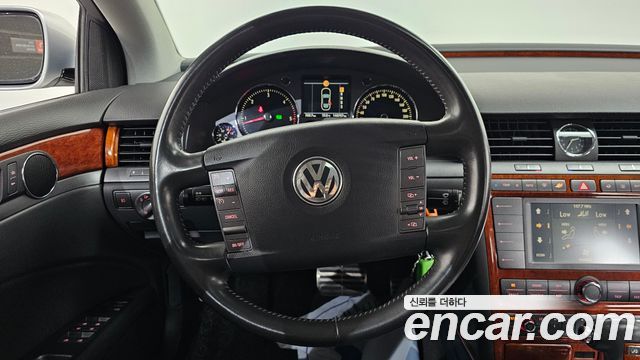 Volkswagen Phaeton 2009 — photo 13