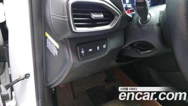 Hyundai Santafe 2019 — photo 21