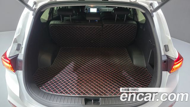 Hyundai Santafe 2019 — photo 31