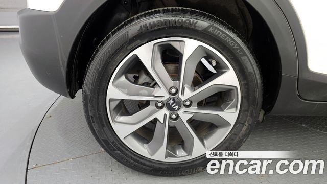 Kia Stonic 2018 — photo 5