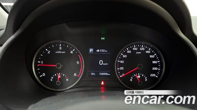 Kia Stonic 2018 — photo 8