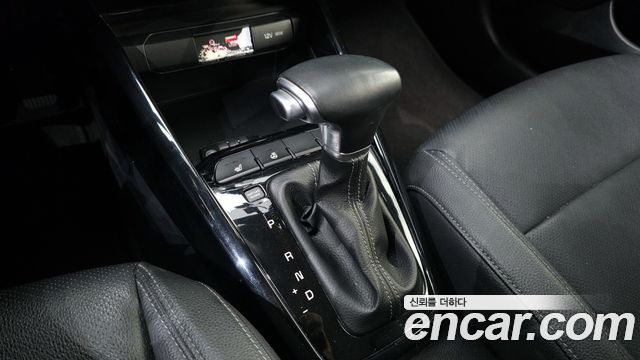 Kia Stonic 2018 — photo 9