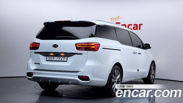 Kia Canival 2019 — photo 2