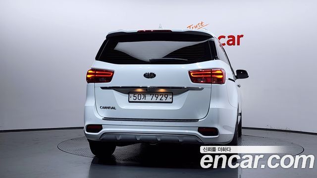 Kia Canival 2019 — photo 4