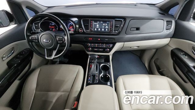 Kia Canival 2019 — photo 10