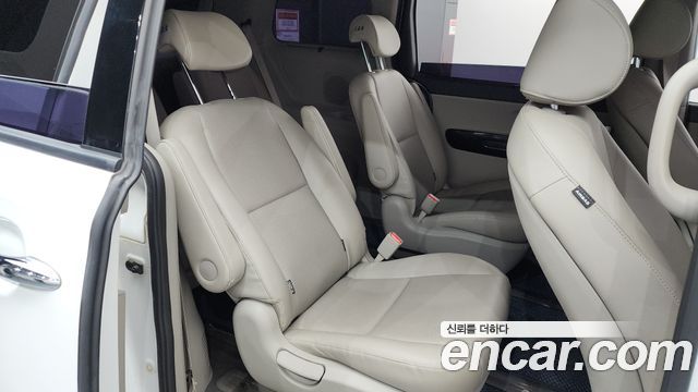 Kia Canival 2019 — photo 17