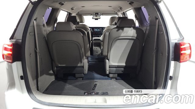 Kia Canival 2019 — photo 23