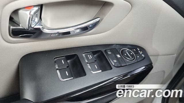 Kia Canival 2019 — photo 26