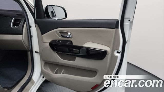 Kia Canival 2019 — photo 15