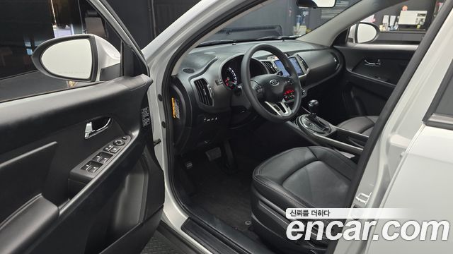 Kia Sportage 2012 — photo 11