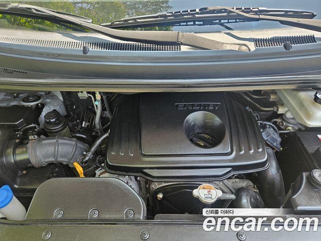 Hyundai Starex 2015 — photo 9