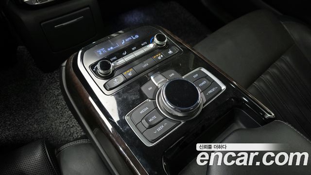 Genesis EQ900 2016 — photo 17