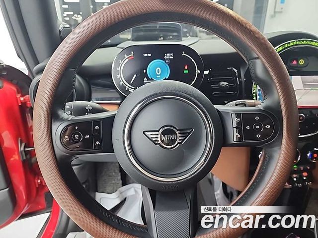 Mini Cooper Convertible 2022 — photo 9