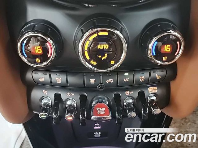 Mini Cooper Convertible 2022 — photo 15