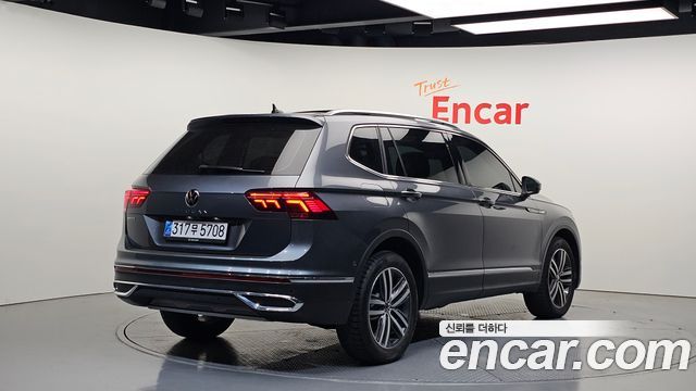 Volkswagen Tiguan 2022 — photo 2