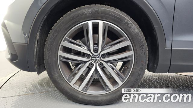 Volkswagen Tiguan 2022 — photo 5