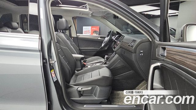 Volkswagen Tiguan 2022 — photo 12