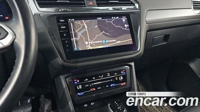 Volkswagen Tiguan 2022 — photo 15