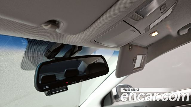 Hyundai AVANTE 2017 — photo 17