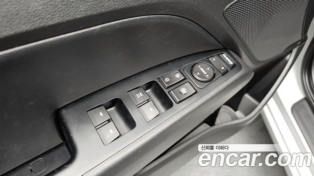 Hyundai AVANTE 2017 — photo 19