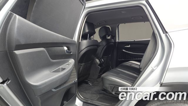 Hyundai Santafe 2019 — photo 17