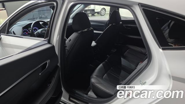 Hyundai Sonata 2022 — photo 17