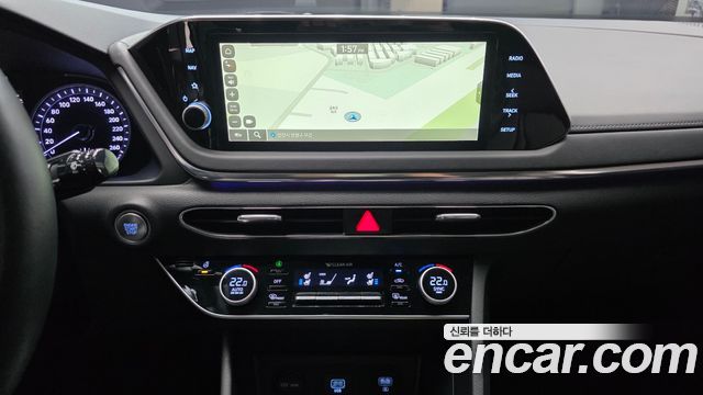 Hyundai Sonata 2022 — photo 25