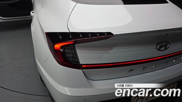 Hyundai Sonata 2022 — photo 9