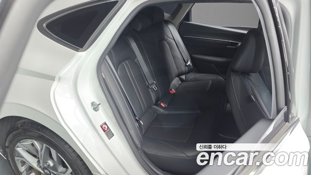 Hyundai Sonata 2022 — photo 16