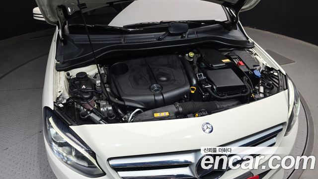 Mercedes-Benz B-Class 2015 — photo 6