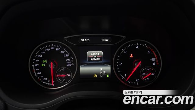 Mercedes-Benz B-Class 2015 — photo 8