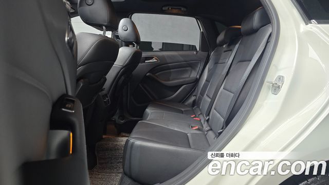 Mercedes-Benz B-Class 2015 — photo 12