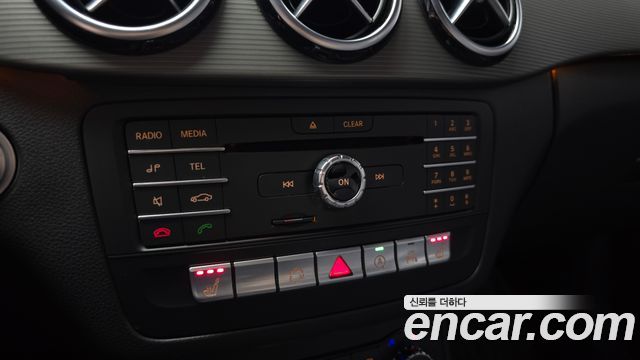 Mercedes-Benz B-Class 2015 — photo 16