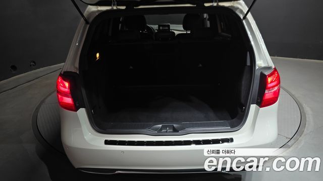 Mercedes-Benz B-Class 2015 — photo 20