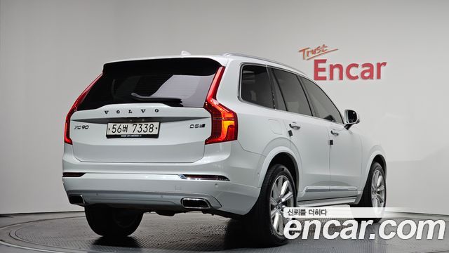 Volvo XC90 2018 — photo 2